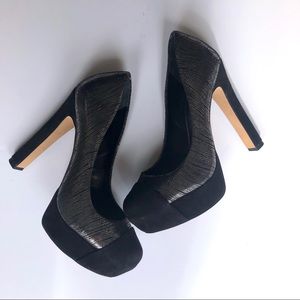 Vince Camuto Metallic Heels 🖤
